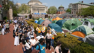 Students march on Columbia University campus in support of a protest encampment supporting Palestinians, despite a 2 pm deadline issued by university officials to disband or face suspension, during the ongoing conflict between Israel and the Palestinian Islamist group Hamas, in New York City, U.S., April 29, 2024. REUTERS/David Dee Delgado