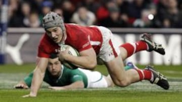 Jonathan Davies, en un ensayo.
