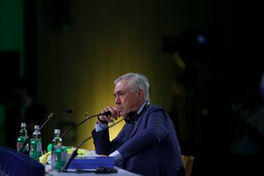 Ancelotti se presenta ante la prensa y anuncia su primera lista de convocados, para los partidos que Brasil jugará contra Ecuador y Paraguay por las eliminatorias del Mundial de 2026. 
