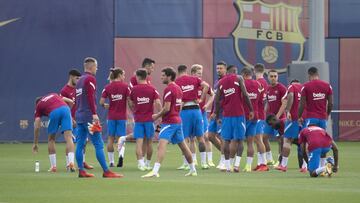 Un momento del último entrenamiento del Barcelona antes de recibir hoy al Getafe.