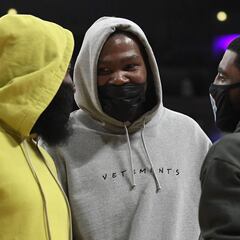 Durant still confident of Irving playing for Brooklyn despite vaccine stance