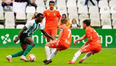 El Racing le aguanta la mirada al Burgos