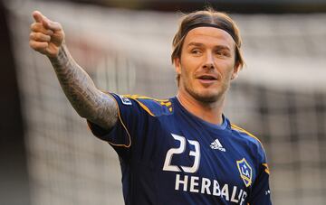 David Beckham y Landon Donovan jugaron 107 partidos juntos en Los Angeles Galaxy. Donovan le dio asistencias a David que en cuatro ocasiones terminaron en gol, mientras que las asistencias de Beckham hacia Donovan culminaron 13 veces en gol.