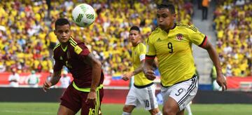 Roberto Rosales, defendiendo la camiseta de Venezuela.