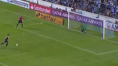 Se juega la clasificación de su equipo... ¡y tira el penal así!
