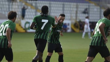 El golazo de mitad de cancha de Rodallega que enamora a Turquía