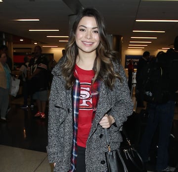 La ex-estrella de Nickelodeon, Miranda Cosgrove, también es una fiel aficionada del equipo de San Francisco.