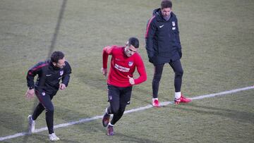 Vitolo ya es uno más en el Atleti: estuvo en el césped con el grupo