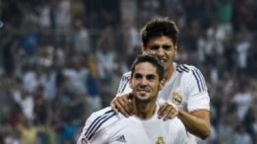 El jugador del Real Madrid Isco celebra el gol marcado al Betis que significó la victoria blanca.