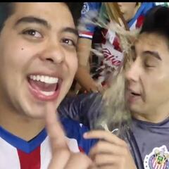Youtubers son agredidos en León mientras apoyaban a Chivas