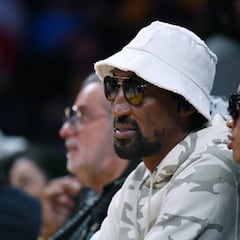 Nieman Marcus is selling an opportunity to play Sottie Pippen & son in 2-on-2 game, but what’s it cost?