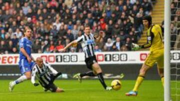 Así marcó Gouffran el primer gol de Newcastle.