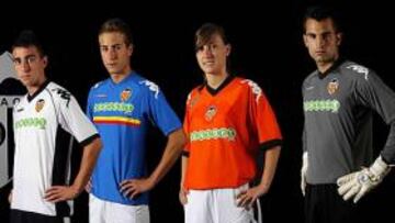 El Valencia presenta sus equipaciones para la próxima temporada
