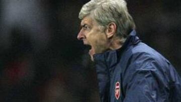 <strong>PROBLEMAS PARA WENGER.</strong> El Arsenal no levanta cabeza y Arsene Wenger está cada vez más cuestionado.