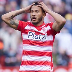 Luis Suárez, el único fijo de Robert Moreno en este Granada