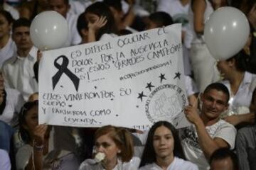 El acto central tuvo lugar en el Atanasio Girardot de Medellín pero hubo otras manifestaciones de apoyo en otros lugares del país.
