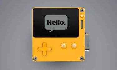 Anuncian Playdate, una mini consola portátil con manivela