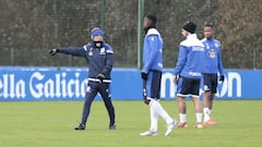 Entrenamiento Deportivo de La Coru&ntilde;a. Fernando V&aacute;zquez,  Uche, Rui Costa, Beauveu