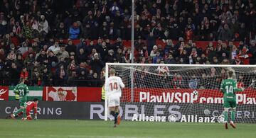 2-0. Franco Vázquez marcó el segundo gol.