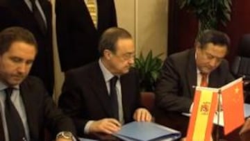 Florentino P&eacute;rez, en la firma del acuerdo con Soxna y el Gobierno chino.