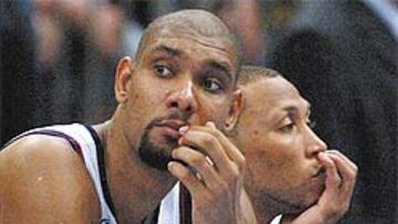 <b>DESCONSUELO.</b> Duncan sufrió mucho en la pista y en el banquillo.