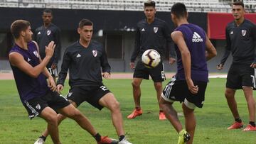 River se entrenó y viajó a Córdoba sin equipo confirmado