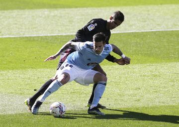 Santi Mina junto a Varane. 
