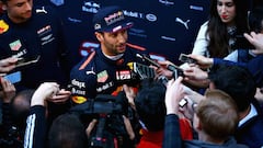 Ricciardo: "Me gustaría ver arriba a Alonso, es genial luchar con él"