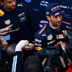 Ricciardo: "Me gustaría ver arriba a Alonso, es genial luchar con él"