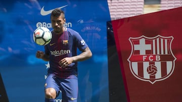 Presentaci&oacute;n de Paulinho con el Barcelona en el Camp Nou.
  