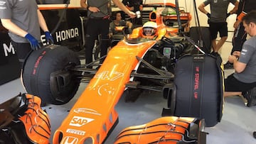 Oliver Turvey subido en el McLaren Honda durante los test de Bahr&eacute;in.