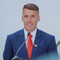 Pablo Lavandeira recibe la nacionalidad peruana