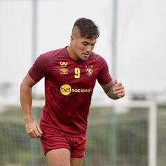 El delantero que terminó contrato en Brasil y retorna a Chile