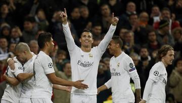 Ronaldo punishes profligate Roma as Real march on