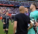 Guardiola pierde los nervios con el portero rival tras perder la final