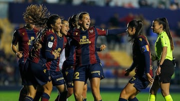 El Levante celebra un gol contra el Madrid CFF.