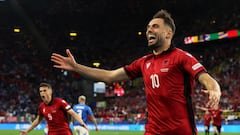 Dortmund (Germany), 15/06/2024.- Nedim Bajrami of Albania celebrates scoring the 1-0 during the UEFA EURO 2024 group B soccer match between Italy and Albania, in Dortmund, Germany, 15 June 2024. (Alemania, Italia) EFE/EPA/FRIEDEMANN VOGEL

