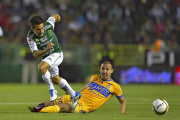 Navarro ha mostrado solidez al momento de defender y chispa al momento de atacar. Además, el lateral derecho comenzó este torneo de excelente forma, comenzando los tres encuentros con León y anotando un gol.