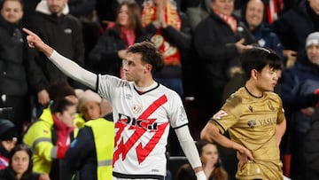 Pedro Díaz celebra su gol a la Real.