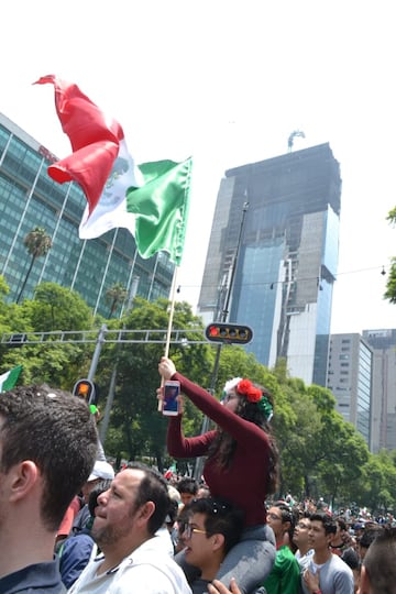 Las imágenes del Ángel de la Independencia en el festejo por el pase a octavos