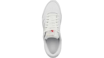 Zapatillas Reebok clásicas de color blanco disponibles en Amazon.