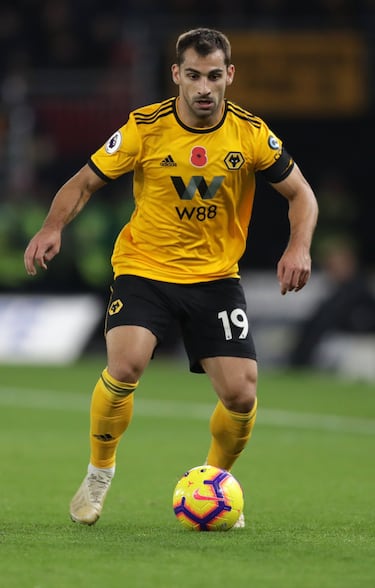 El lateral fichó desde el Celta en verano de 2018, pero no llegó a enfundarse la camiseta rojiblanca antes de salir cedido al Wolverhampton. Finalmente en enero de 2019 el equipo inglés lo adquirió en propiedad. Actualmente está en el PAOK de Salónica F. C. de la Superliga de Grecia. 