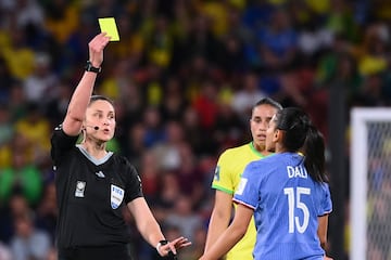 Kate Jacewicz durante el compromiso entre Francia y Brasil en el Mundial de Australia y Nueva Zelanda. (Photo by FRANCK FIFE / AFP)