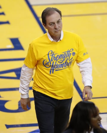 Joe Lacob, due?o de los Golden State Warriors.
