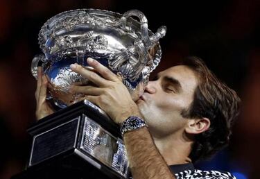 Roger Federer se reencuentra y agranda su leyenda en Australia