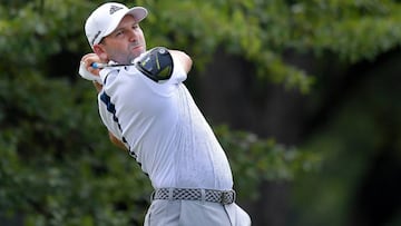 Sergio García golpea la bola en el hoyo 12 durante la primera jornada del AT&T Byron Nelson.