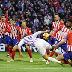 Arias protagonista ante Valladolid, VAR y triunfo