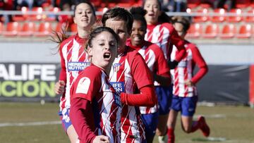 Esther celebra el gol ante el Santa Teresa.