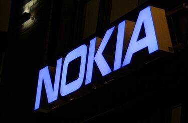 Apple arremete contra Nokia .