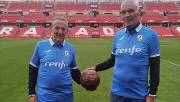 Luis Mart&iacute;nez y Jos&eacute; Mingorance, en Los C&aacute;rmenes con la camiseta de la Ferroviaria.